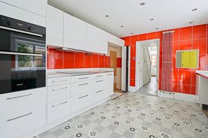 Kitchen- click for photo gallery